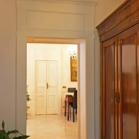 Bed & Breakfast Borgo Antico Santa Lucia 3*