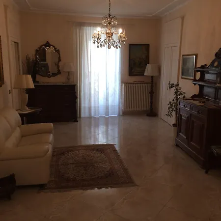 Bed & Breakfast Borgo Antico Santa Lucia 3*