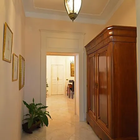 Borgo Antico Santa Lucia 3* بوتنزا